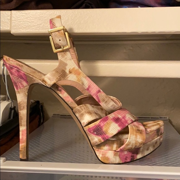 Shoes - Picture 1 of 3